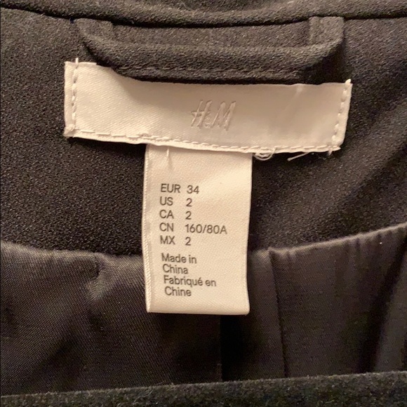 SOLD💜Black blazer H&M - Picture 2 of 5